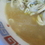 ラーメン二郎 - ★スープはしっかり乳化