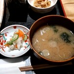 Shunkashuutou Toki No Niwa - ﾒﾝﾁ･ｺﾛｯｹ合盛り定食の右側