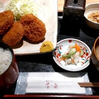 季の庭 神田店 - ﾒﾝﾁ･ｺﾛｯｹ合盛り定食