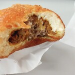 サンロード - ハンバーグカレーパン。肉たっぷりのキーマカレーみたい！