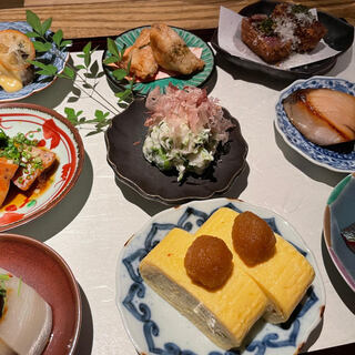 経験豊富な和食職人がもてなすコース料理と、きめ細かいサービス
