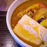 Kare Udon Wabisuke - 2022年1月　彩り野菜カレーうどんと揚げ餅