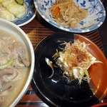 もつ焼　多しろ - 冷や奴はひんやり　熱い物の後に良い口直し