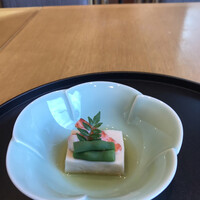 日本橋浅田 - 五段弁当６０５０円。先付。蕎麦粉豆腐。弁当以外は一品ずつの提供です。このお値段で懐石気分が味わえて良かったです(^｡^)