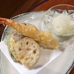 桶家乃隠居 - 海老、蓮根、南瓜、椎茸、さやいんげん