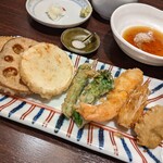 Sake To Sakanato Te Uchi Soba Hayashi - お昼のセットの天ぷら
