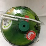 楽楽生鮮 - これは新宿八百屋さんのココナッツ