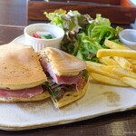 パンケーキ ラボ　 和 - 料理写真:2021年8月　鴨スモークサンド【税込700円】