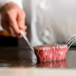 【美味しさの秘訣１】和牛の柔らかさを最大限に引き出す鉄板焼き