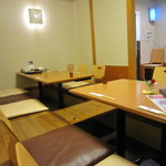 まるや本店 - 掘りごたつ式で、ゆったりとくつろぐことができます。
      
      
      