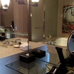 パーク ハイアット 東京 - ドライヤーはレブロナイザー  スパはダイソン