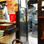 和乃家 - 厨房奥に大きな茹で釜があります。