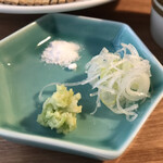 蕎麦手打ち たか橋 - 薬味たち(わさび ねぎ 塩)