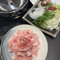 黒豚しゃぶしゃぶ-Pork Shabu-shabu