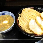 つけ麺無心 - Wスープつけ麺、特盛500g、特製半熟味玉と炙りチャーシュートッピング