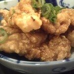 Minaka - 鶏もも肉の唐揚げ。柔らかくていくつでも食べれる