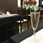フレンチ&チャイニーズレストラン モンスレー - スパークリングワイン