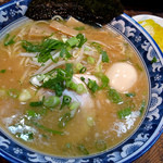 Mozu - 醤油らーめん・太麺（650円）＋味玉（サービス）＋ライス（サービス）
