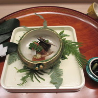京懐石 吉泉 - 黒豆につくしんぼの頭、昆布巻き、たつくり、くわい、数の子、松茸