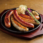 ソーセージ5種盛り／Five Sausage Platter