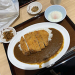 EXPASA浜名湖 湖の見えるフード館 しおさい - 浜名湖自家製カツカレー 980円（ + 温泉卵 100円）