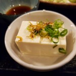 串坊 - 冷奴にジャコのひと工夫