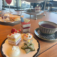 ザ タヴァン グリル＆ラウンジ - 