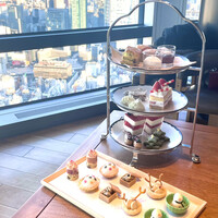 ザ タヴァン グリル＆ラウンジ - 