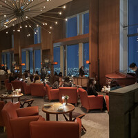 ザ タヴァン グリル＆ラウンジ - 