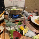 Hatago - 鍋は水炊き　お刺身は三点盛り
