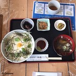 鈴徳 - 山芋とイカの海鮮丼