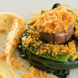 奥深い味と香りが楽しめる燻製料理が自慢！お酒とも好相性◎