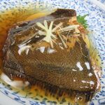 三喜食堂 - 針生姜の載った充分量のかれい