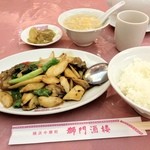 獅門酒楼 - 獅門酒楼　牡蠣と獅子唐の豆豉炒め　680円