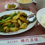 獅門酒楼 - 獅門酒楼　牡蠣と獅子唐の豆豉炒め　680円