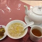 獅門酒楼 - 獅門酒楼 お茶のポットとスープ