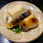 食堂こなん - 焼物 鮭幽庵焼き ズッキーニ 海老芋唐揚げ 焼き筍 菊菜擦り流しソース