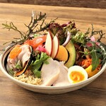 Bistro salad with lots of chef's recommended ingredients 350g