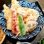 手打ち蕎麦 銀杏 - 穴子丼は野菜天ぷらも多くて、味わいや食感も楽しい。