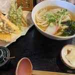 手打ちうどん 自遊席 - 