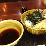 なぜ蕎麦にラー油を入れるのか。 - えび天そば・中