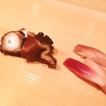 すし 豊倉 - おそらく今、名古屋で
      No.1の江戸前鮨を握る店
      まずは蛸の柔らか煮！