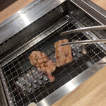 YAKINIKU MEAT STATION - おひとり様ロースター