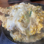 富士 - 天ぷらにこんもりとトロトロの卵とじがかけられていました