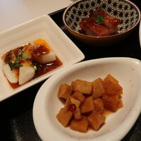 神田 雲林 - 麻婆豆腐セットの前菜、漬物