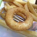 ブラザーズ 人形町本店 - 【チーズバーガー ドリンクセット】オニオンリング熱々です。