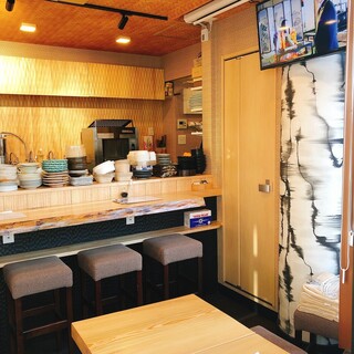 30 seconds walk from Chitose Karasuyama Station. Enjoy your time in a relaxing retreat.