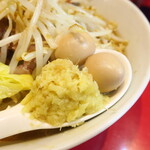 ラーメン二郎 - ショウガ半分