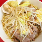 ラーメン二郎 - ラーメン半分＋ニンニク多め＋ショウガ半分