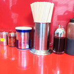 ラーメン二郎 - 卓上調味料